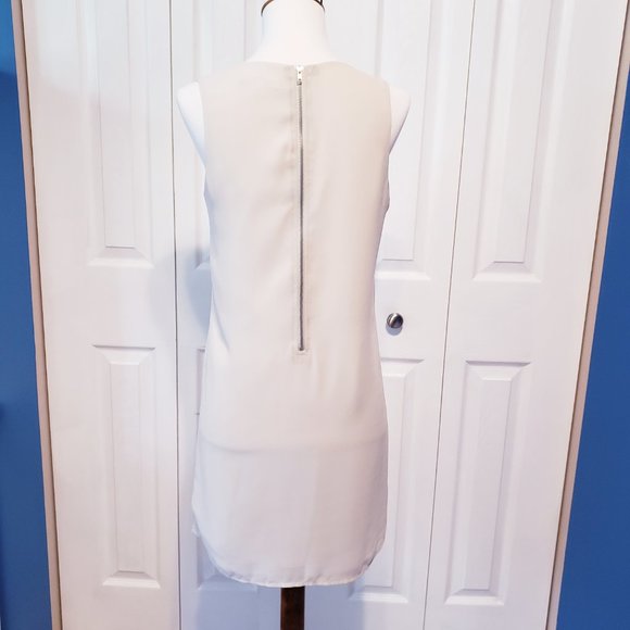 ❤️ 2/$25 … Cream shift dress - Picture 3 of 6